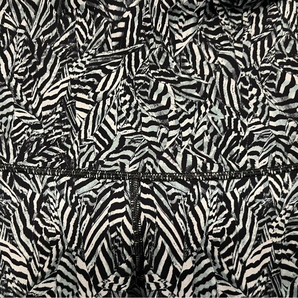 Lululemon Wunder Under Leggings Dazzle Nulux Alpine White Black, Size 4 - Picture 5 of 15